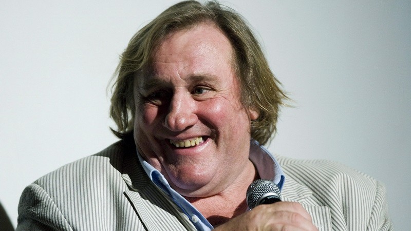 Gérard Depardieu_úsmev_mikrofón